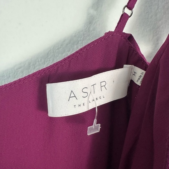 ASTR The Label Magenta Ruffle Shoulder Cami Sheath Dress Size M - Picture 4 of 6